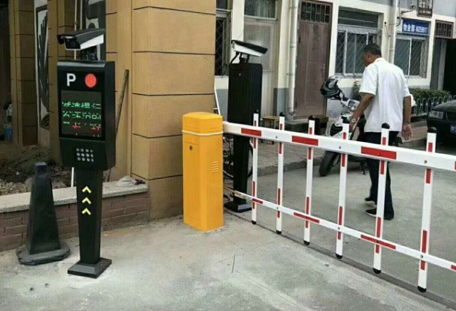 车牌识别系统需要提前进行设置(图1)